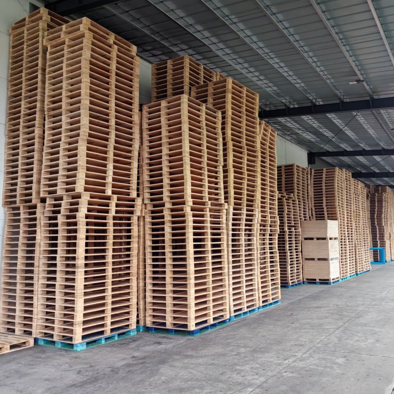 Home China Aluminium cans pallets in factory